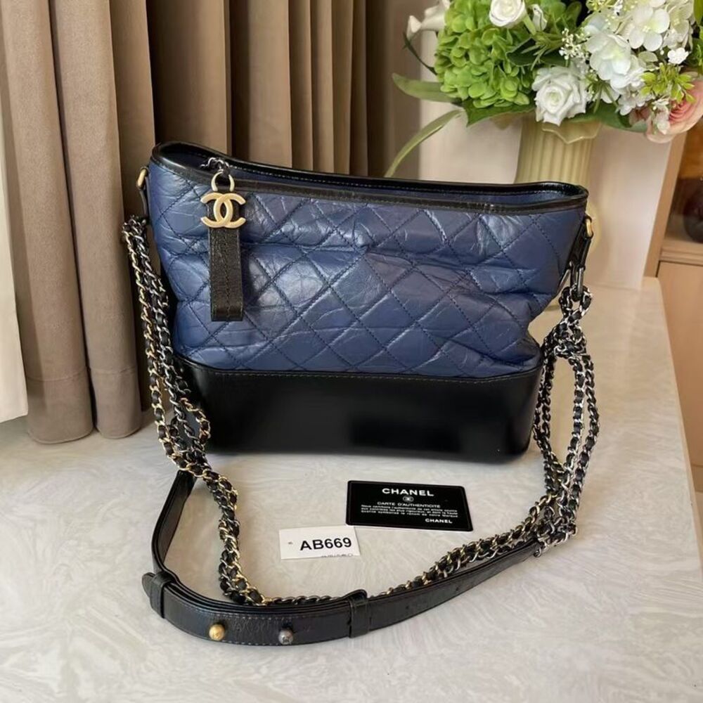 Chanel Women Pre-Loved Bag Very Good Condition - Picture 1 of 8